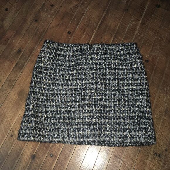 J Crew wool blend, metallic silver, lined 0 tweed pencil skirt - Picture 3 of 3